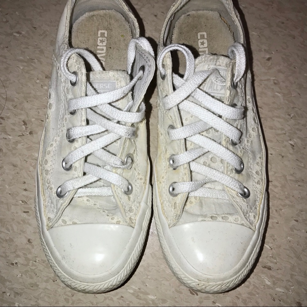 ALL WHITE CONVERSE SNEAKERS
